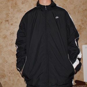 Large Nike windbreaker 10/10 condition